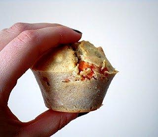 Gryczane muffiny z pomidorami, oliwkami i fetą