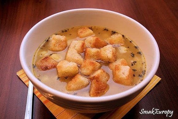 Zupa czosnkowa po gospodarsku - hospodská česnečka