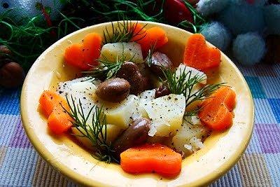 Sałatka ziemniaczana z bobem na nutę czosnkową