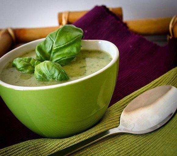 Kalafiorowa zupa pesto z białą fasolą
