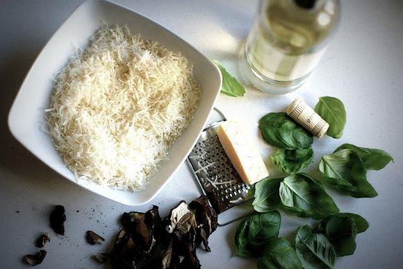 Spaghetti tetrazzini zapiekane z kurczakiem i grzybami