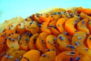 Tarta morelowo-lawendowa
