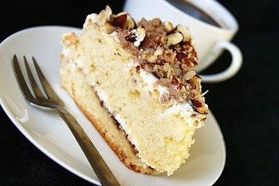 Tort śmietanowy z kokosowo-orzechowym crunch'em