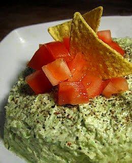 Meksykańska pasta guacamole z awokado i śmietaną