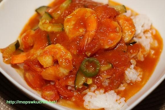 Krewetki curry z cukinią