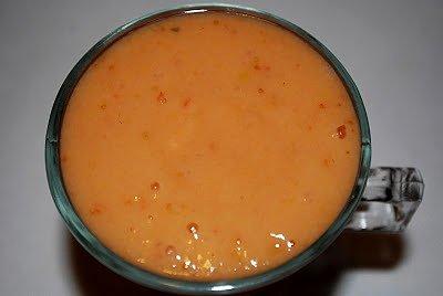 Smoothie z mango, truskawkami i bananem
