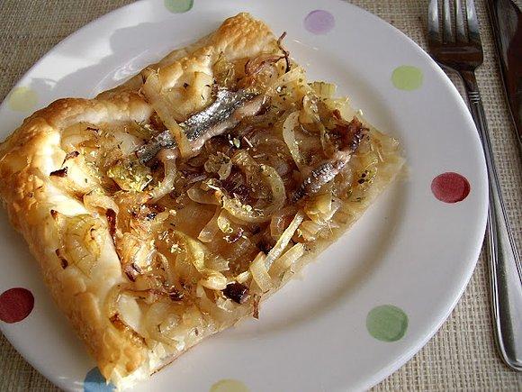 Prosta pissaladière na cieście francuskim