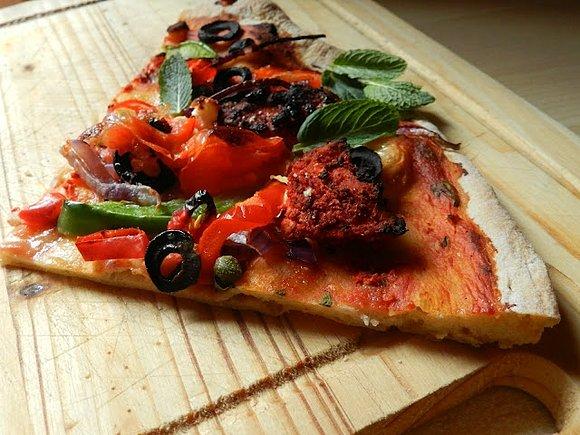 Pizza z kurczakiem tandoori