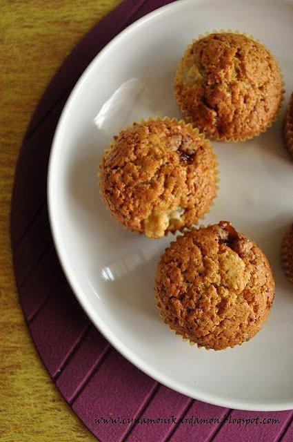 Muffiny z gruszką i cukierkami imbirowymi
