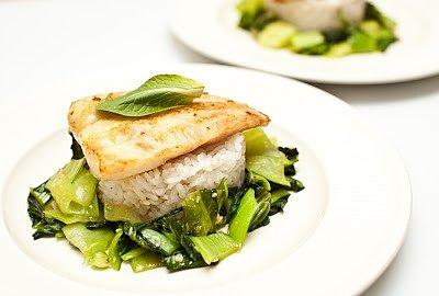 Haddock w czosnkowej marynacie z chińską kapustą i ryżem