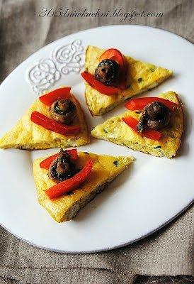 Frittata z pieczarkami i papryką