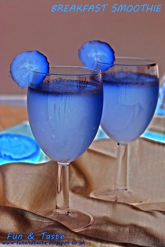 Smoothie na śniadanie z bananami i pomarańczą