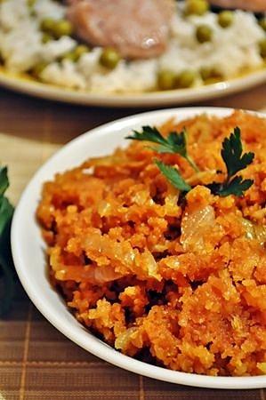 Relish pomidorowo-orzeszkowy