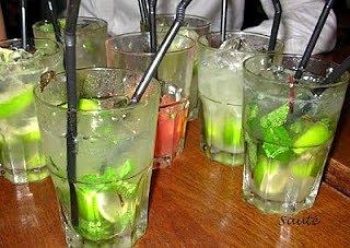 Aperitif na różne okazje - przepisy na lekkie i oryginalne napoje