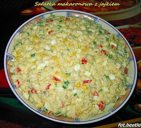 Sałatka makaronowa z jajkiem