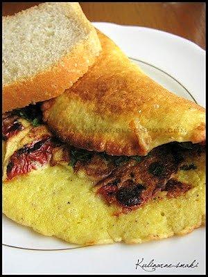 Omlet z suszonymi pomidorami