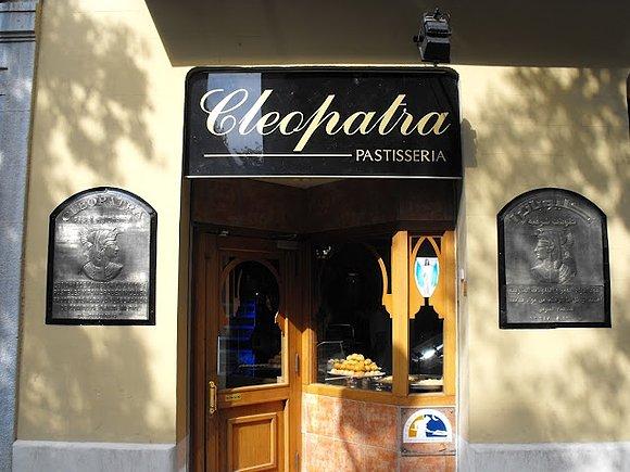 Churros con chocolate - hiszpańskie słodkie śniadanie