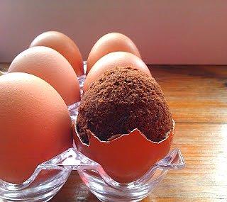 Świąteczne ciastka z czekoladą i jajkami