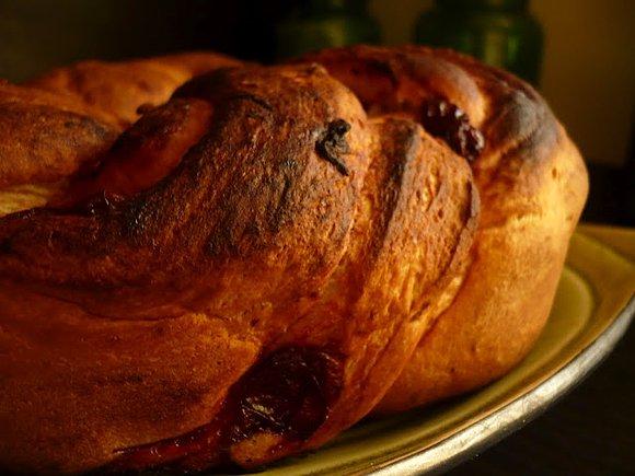 Wieniec drożdżowy z wiśniami