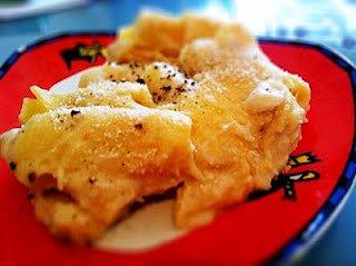 Mac’n’cheese z kalafiorem i rosołem na urodziny