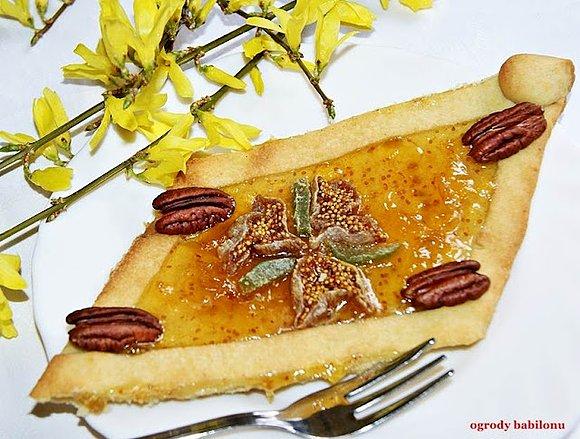 Mazurek z konfiturą figową i pekanami