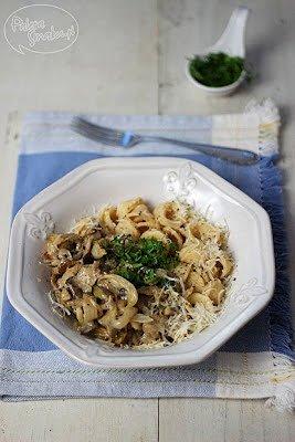 Orecchiette z boczniakami w śmietanowym sosie