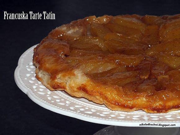 Francuska Tarte Tatin z ciastem francuskim