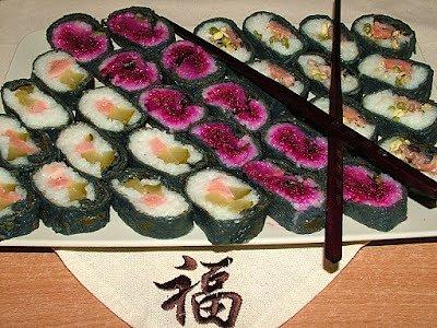 Naleśnikowe czarne sushi