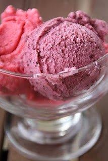 Jagodowy mrożony jogurt