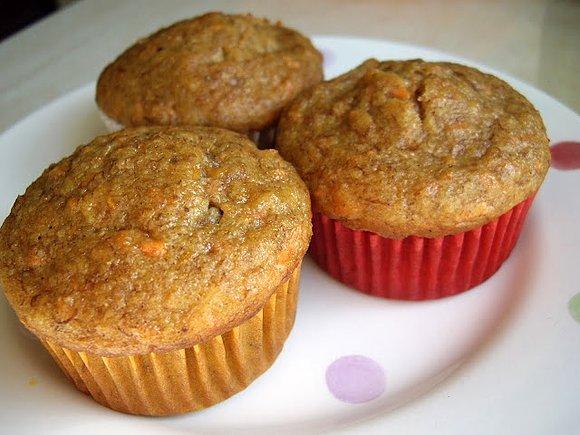 Muffinki marchewkowo-bananowe z cynamonem