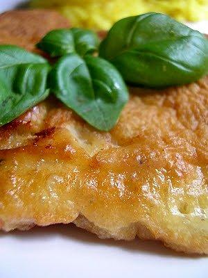 Pierś z kurczaka w cieście naleśnikowym z kokosem
