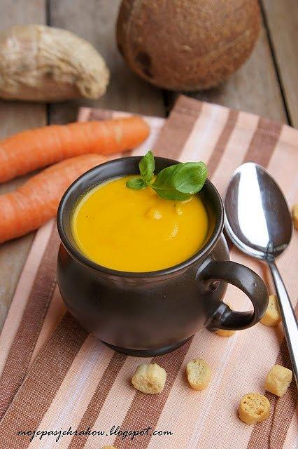 Zupa krem z marchewki z imbirem i mleczkiem kokosowym