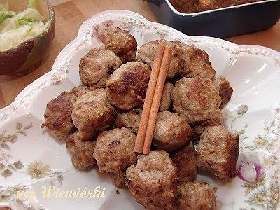 Kottbullar z cynamonem i pieczone ziemniaki z rozmarynem