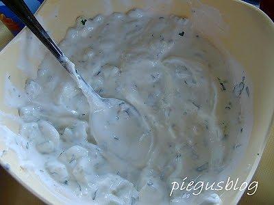 Cacyk (Tzatziki) — lekki sos jogurtowy do grillowanych mięs