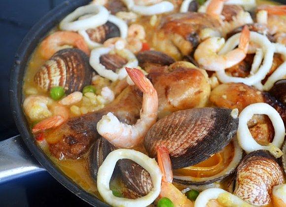 Maj w kuchni: konwalie i paella