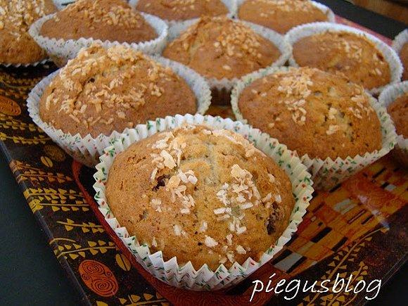 Śniadaniowe muffinki bananowo-owsiane