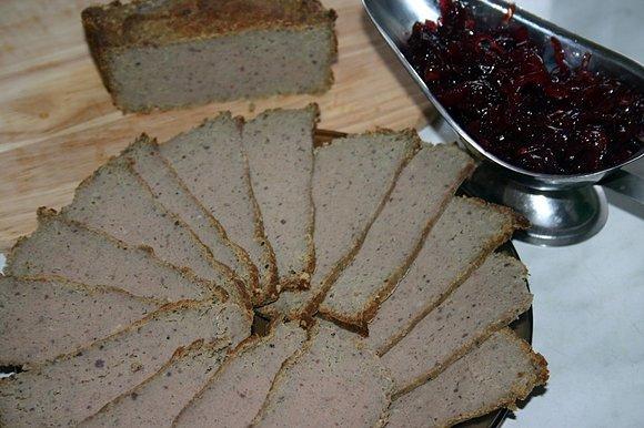 Aksamitny pasztet z konfiturą z cebuli