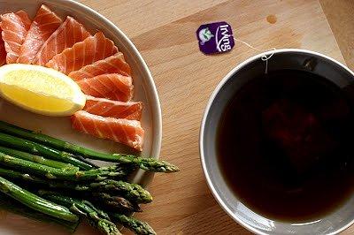Herbaciane sashimi z łososia z herbatą Irving