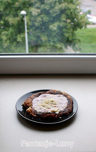 Zdrowy żytni omlet z sosem owsiano-malinowym