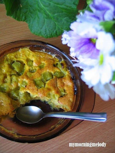 Clafoutis z rabarbarem