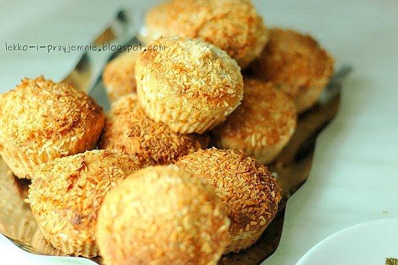 Kokosankowe muffiny — zdrowe kokosowe babeczki pita na śniadanie
