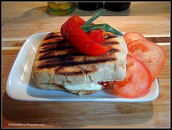 Grillowane Panini z kurczakiem i warzywami