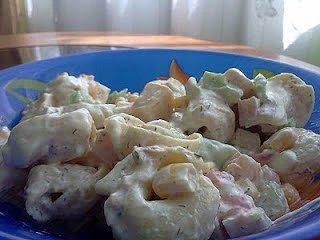 Sałatka z tortellini i krewetek