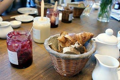Charlotte warszawa - kawiarnia i boulangerie na placu zbawiciela