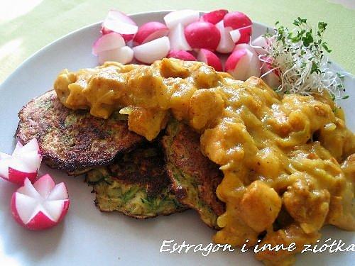 Kurczak curry na cukinii
