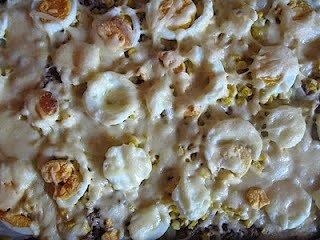 Pizza z tuńczykiem i jajkiem