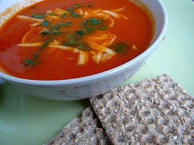Zupa z opiekanych pomidorów i papryki