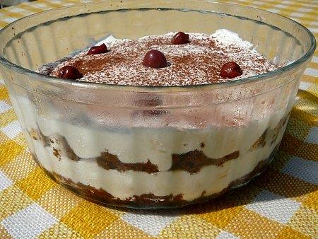 Tiramisu z korzennymi i wiśniowymi nutami