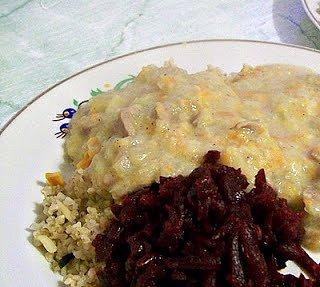 Żołądki w sosie cebulowym