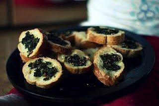 Zapiekane kanapeczki z pietruszką i czosnkiem